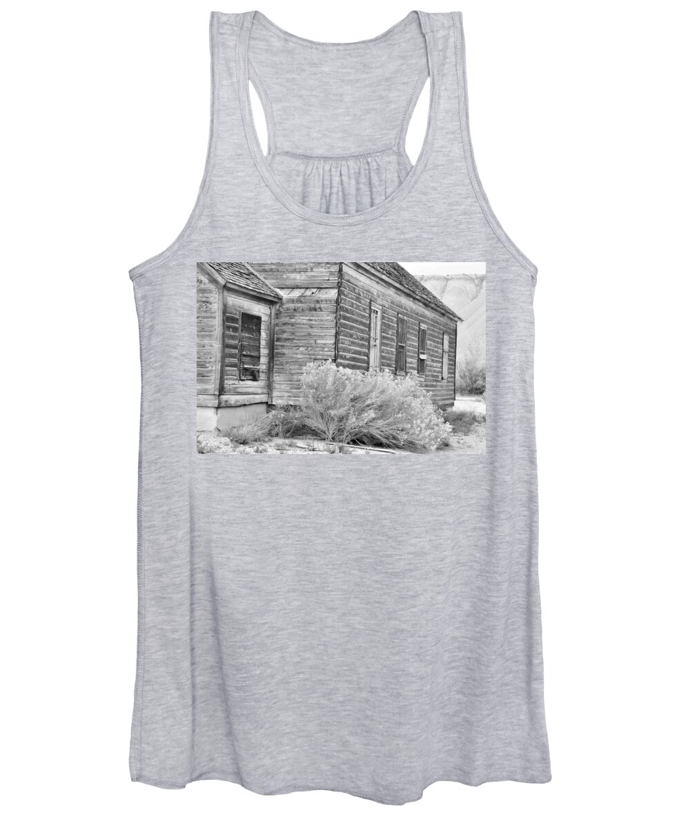 Canvas Prints Women's Tank Top featuring the photograph If Walls Could talk by Wendy Elliott