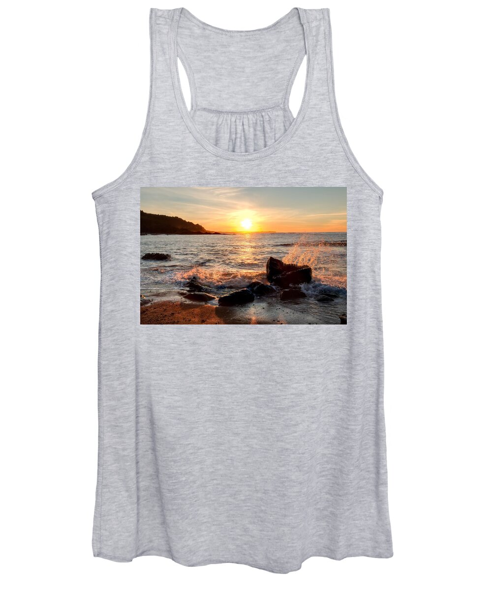 Sky Women's Tank Top featuring the photograph Sunset Splash 0070 by Kristina Rinell