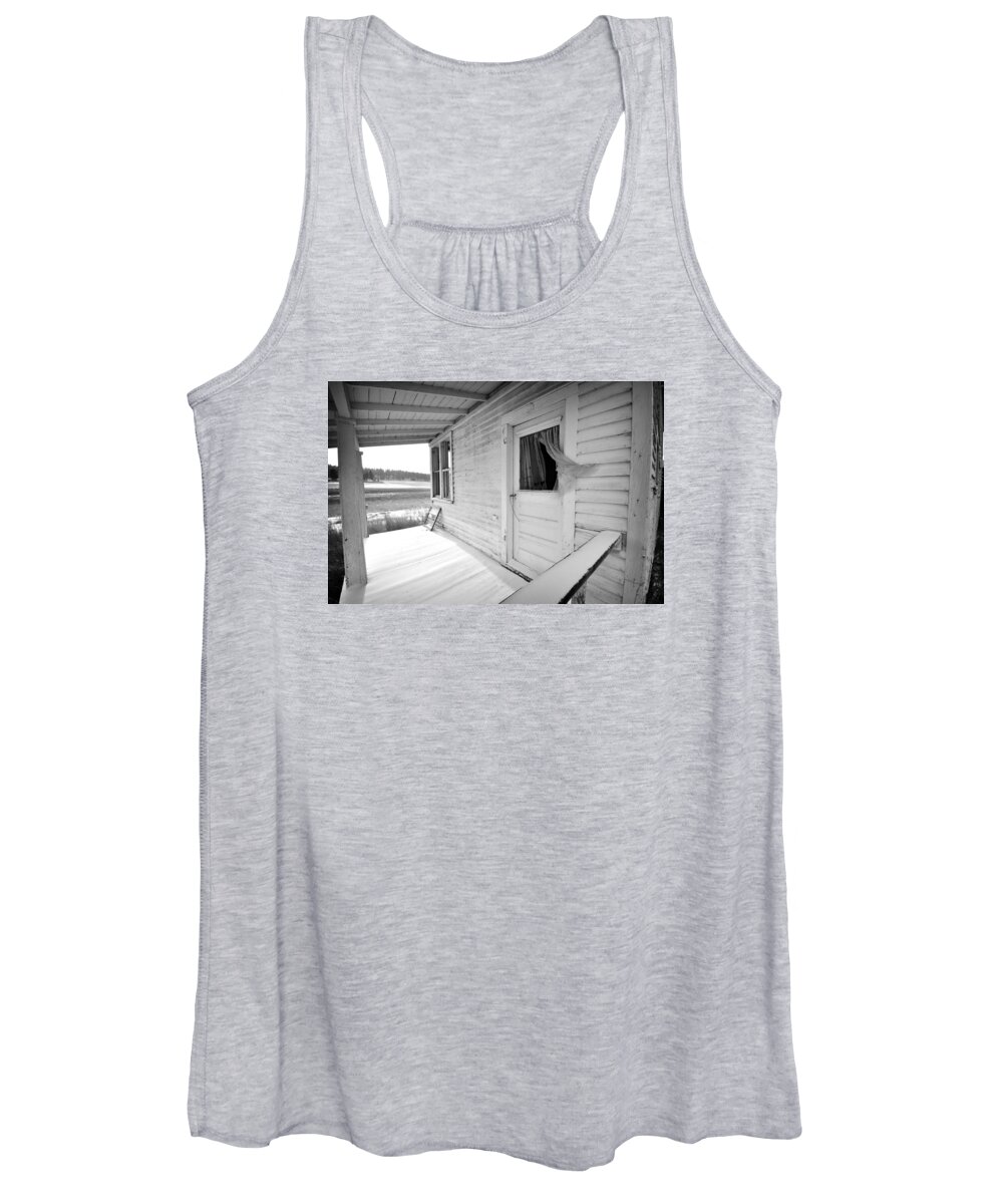 Mountain Women's Tank Top featuring the photograph Abandoned Home by Jedediah Hohf