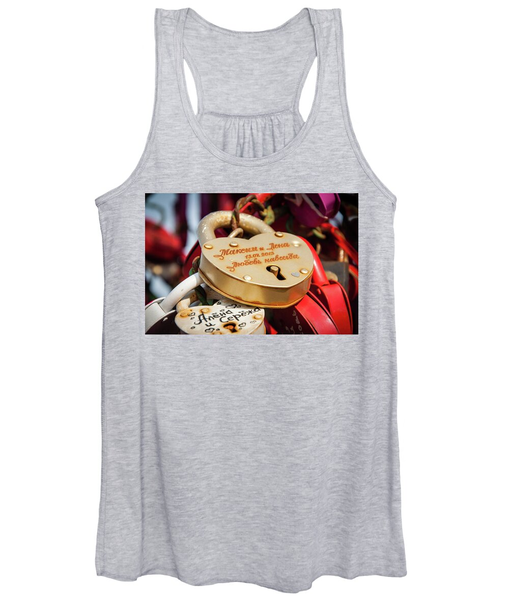 Lock Women's Tank Top featuring the photograph Goldielocks by Geoff Smith