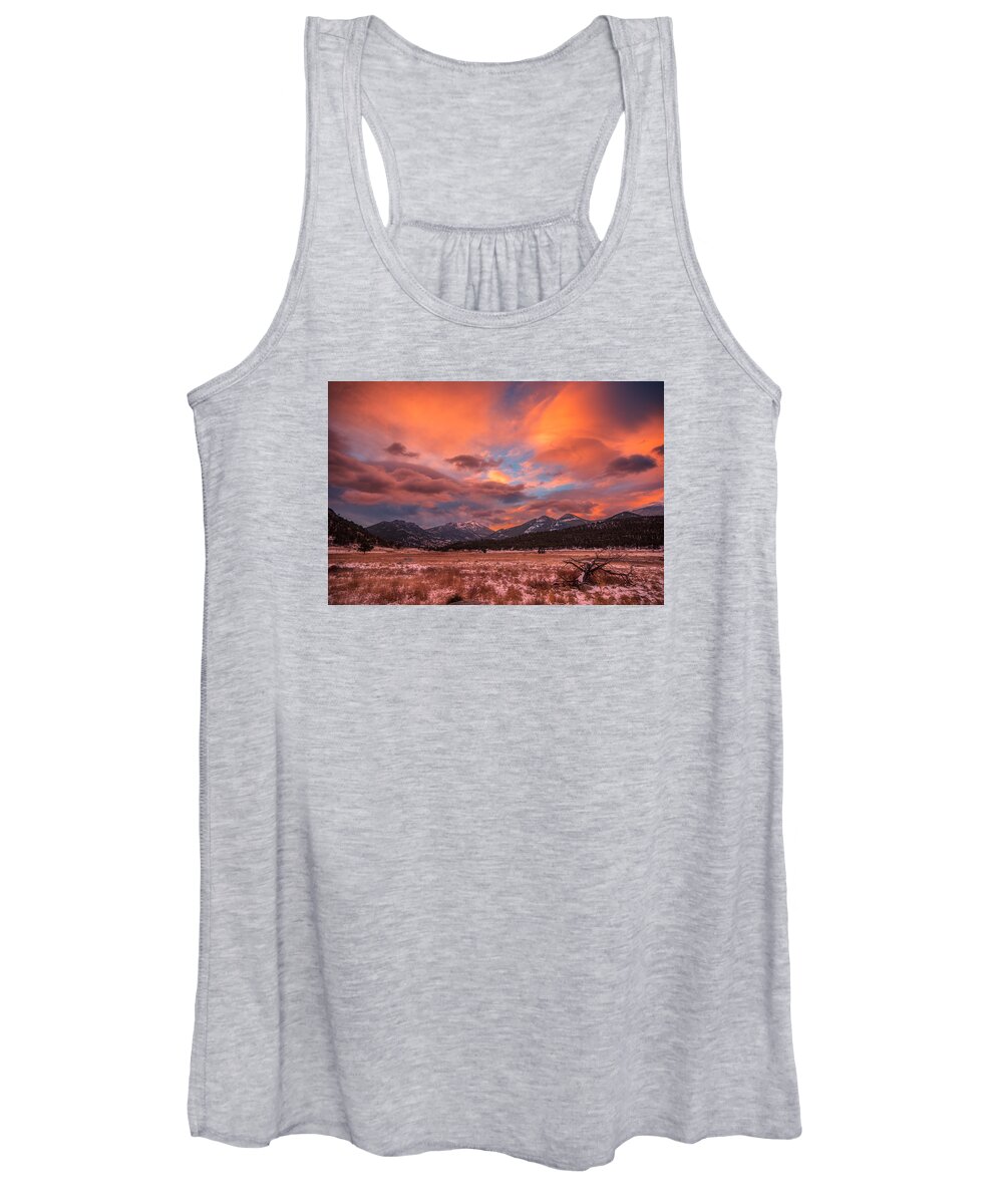 Colorado Women's Tank Top featuring the photograph Morain's Sunrise by Darren White