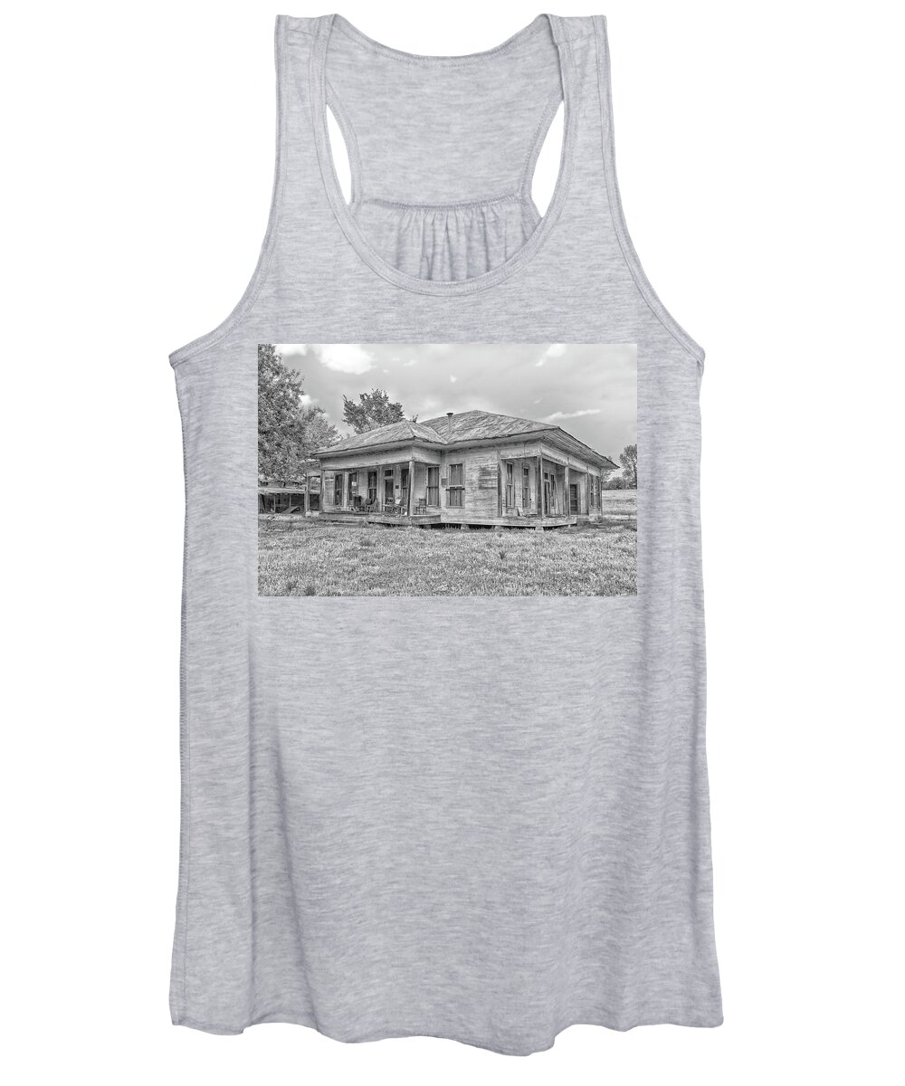 Arkansas Back Road Women's Tank Top featuring the photograph Roadside Old House by Victor Culpepper