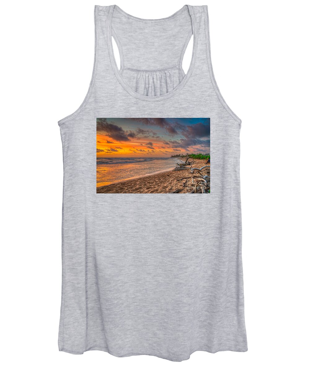 Hawaii Women's Tank Top featuring the photograph Waiting for the sun by Izet Kapetanovic