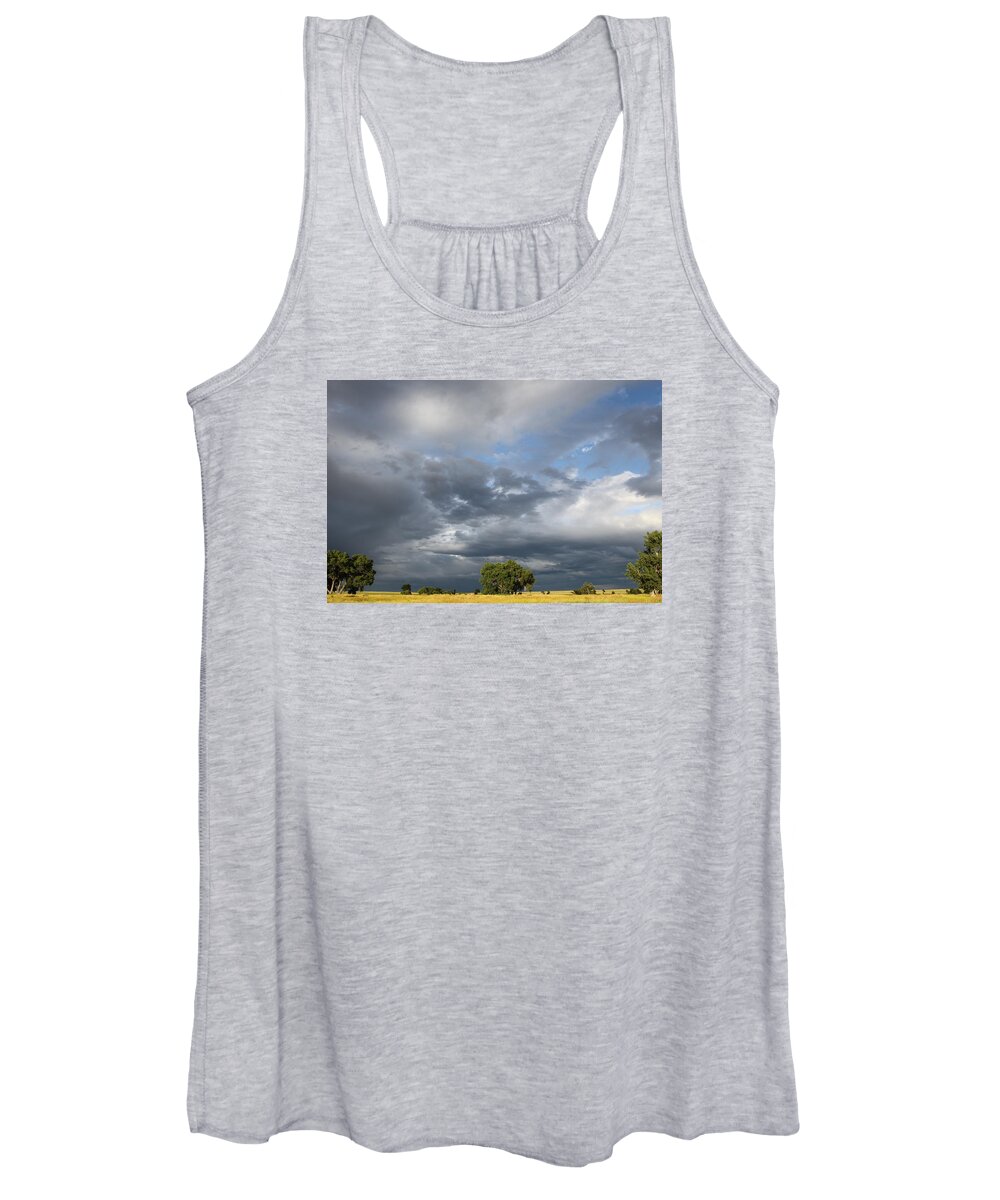  Women's Tank Top featuring the photograph Wyoming Sky by Diane Bohna
