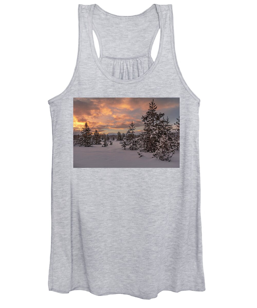 Sunrise Women's Tank Top featuring the photograph Wyoming Sunrise by Arthur Oleary