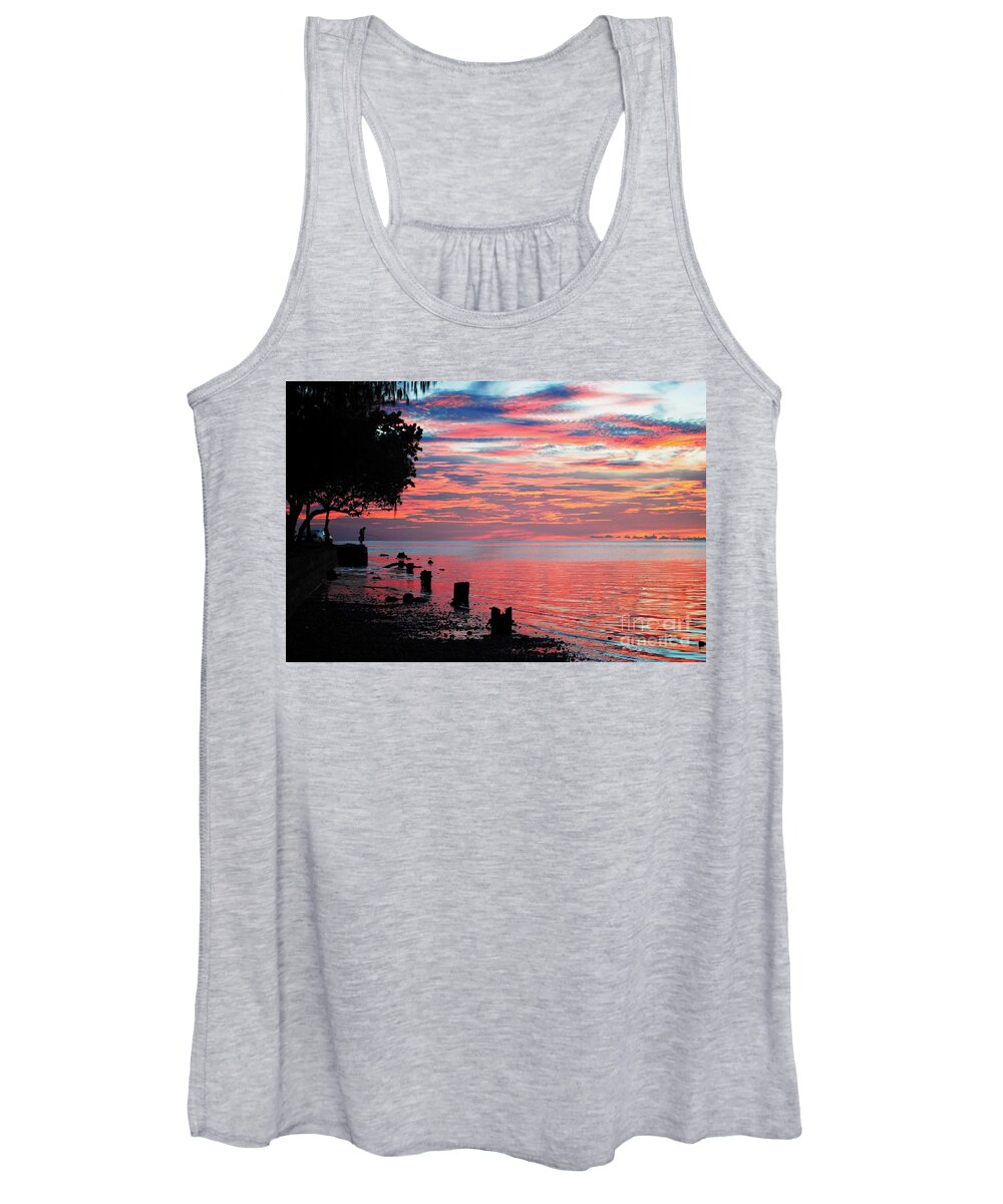 Twilight Women's Tank Top featuring the photograph Blood-red sunset in the Pacific by On da Raks