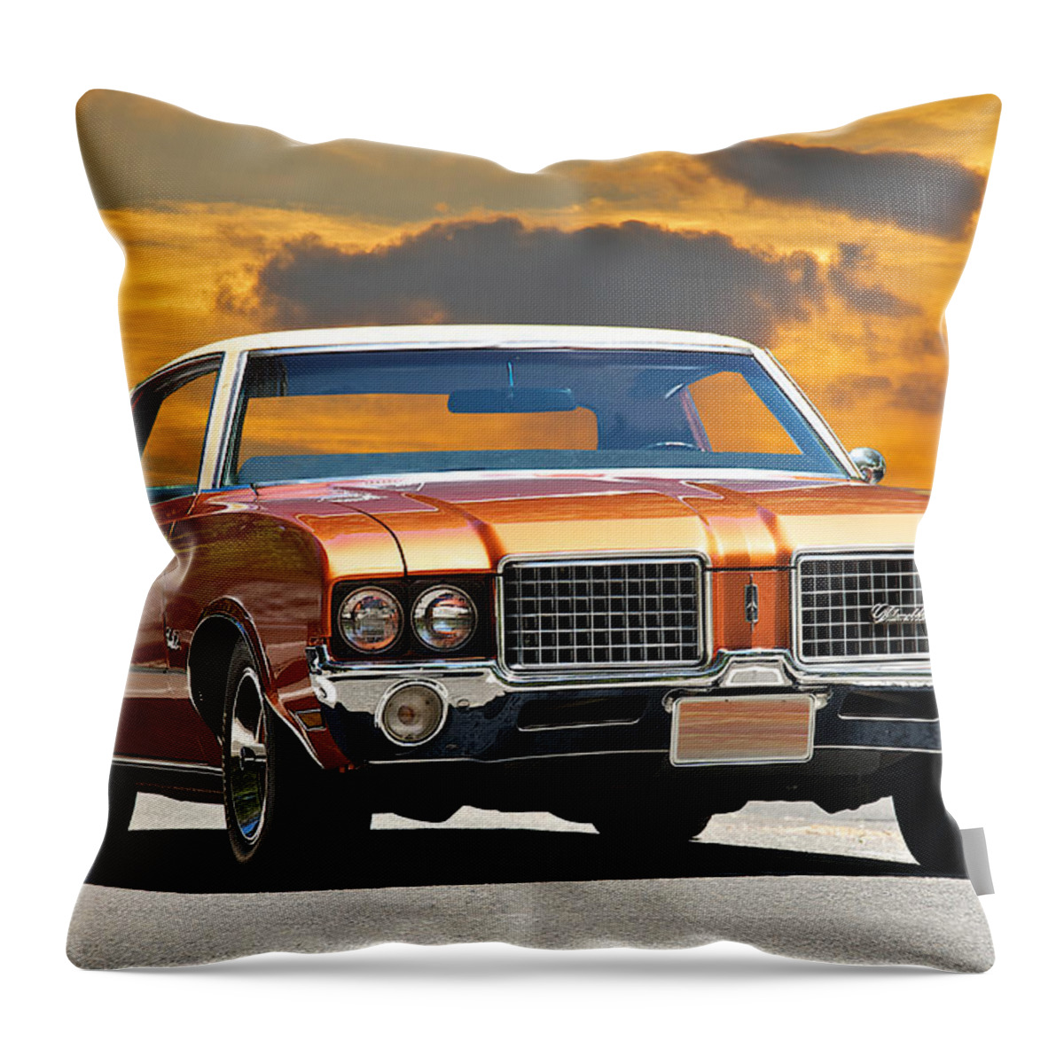 Auto Throw Pillow featuring the photograph 1971 Oldsmobile Cutlass by Dave Koontz