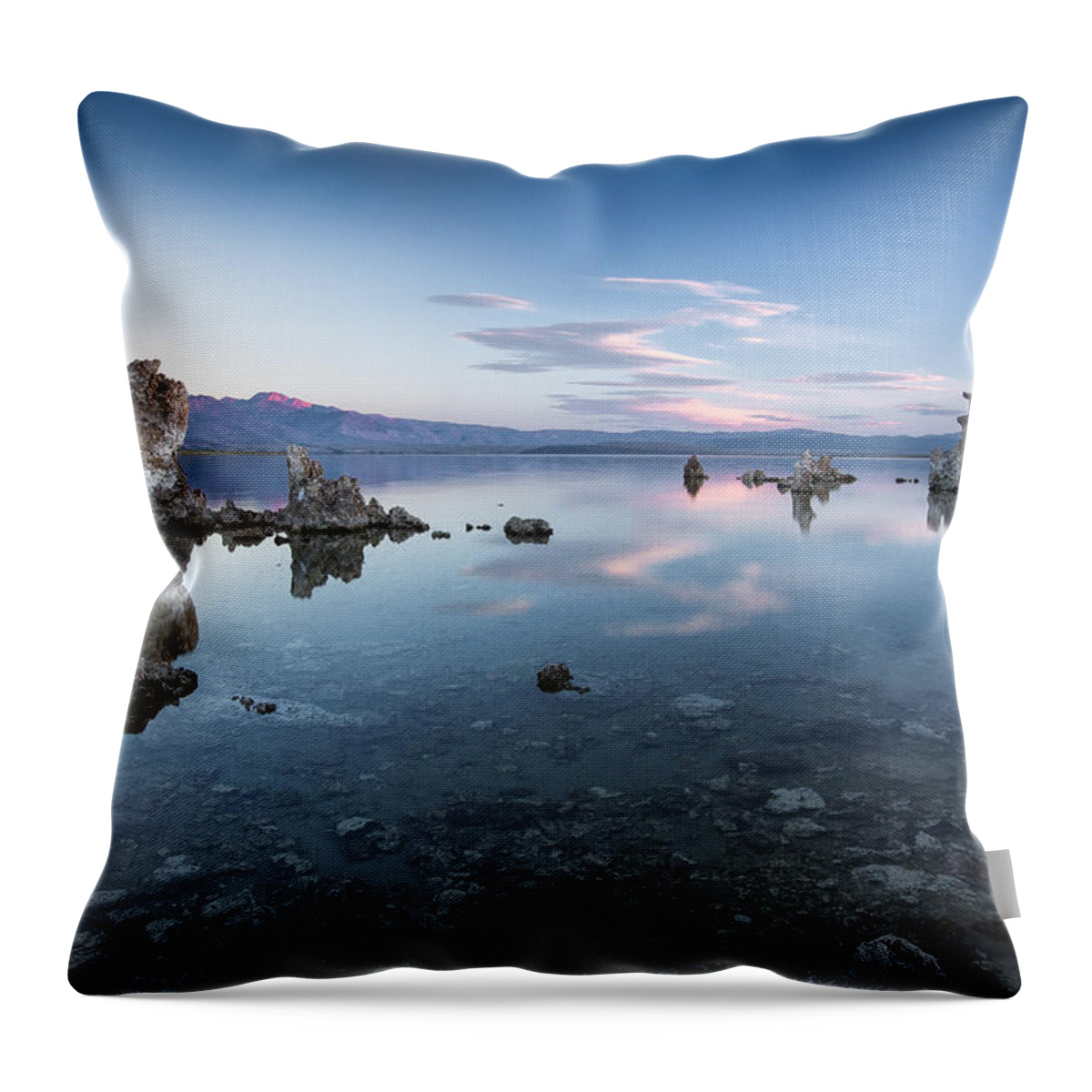 Horizontal Throw Pillow featuring the photograph A Center Point by Jon Glaser