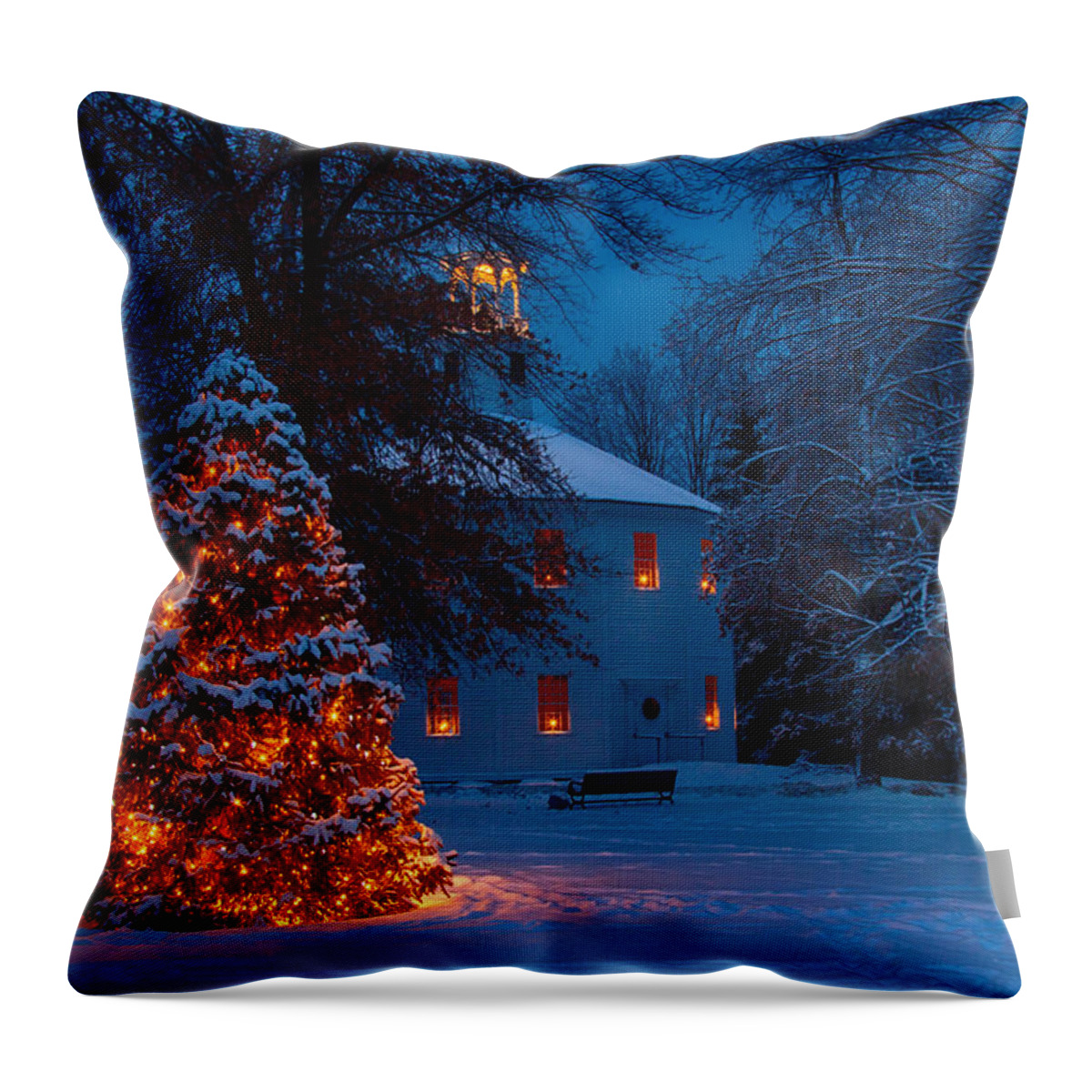 Round Church Throw Pillow featuring the photograph Christmas at the Richmond round church by Jeff Folger