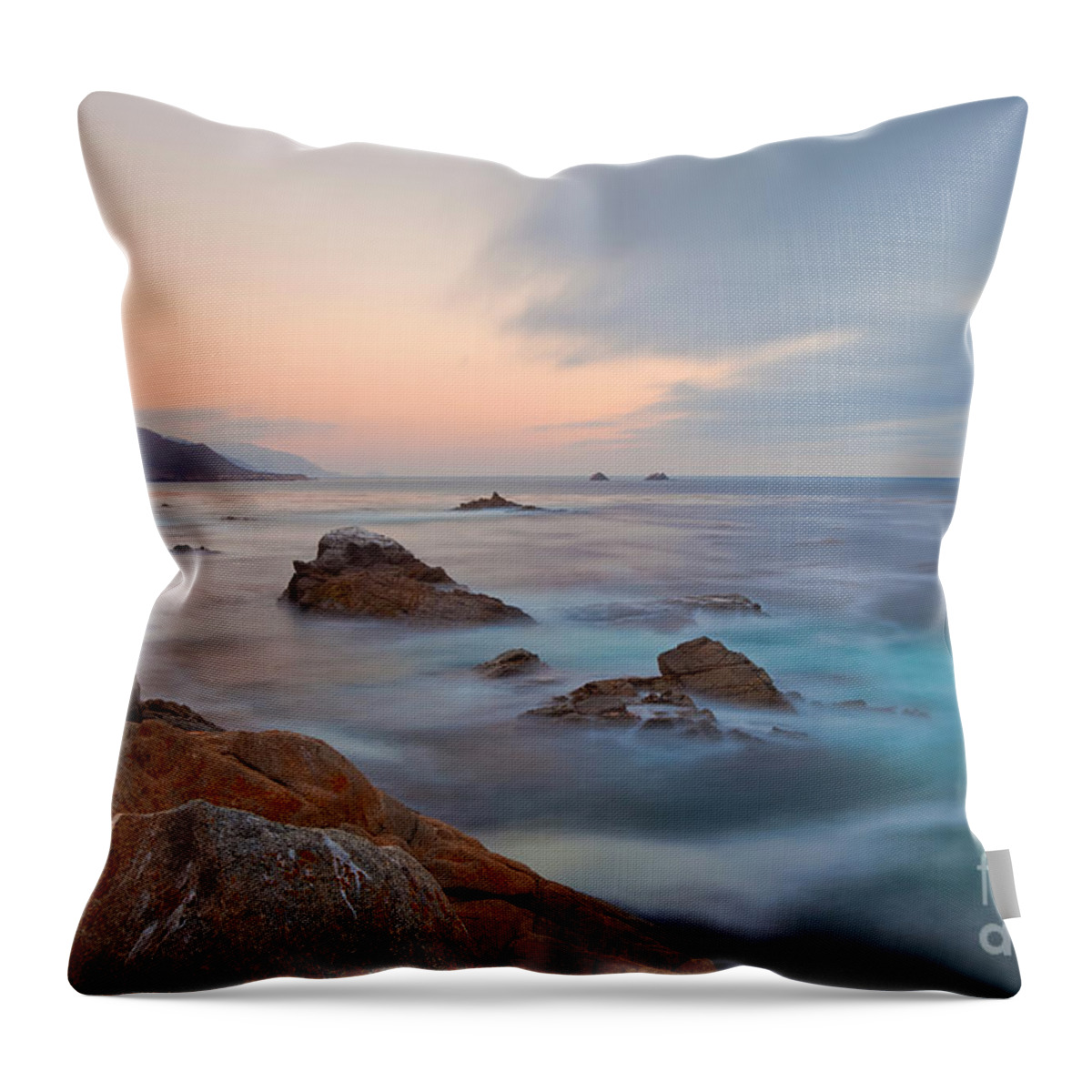 Landscape Throw Pillow featuring the photograph Last Light by Jonathan Nguyen