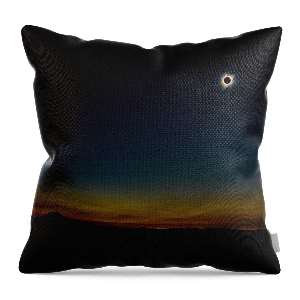Scenic Throw Pillow featuring the photograph Mount Jefferson Solar Eclipse by Pelo Blanco Photo