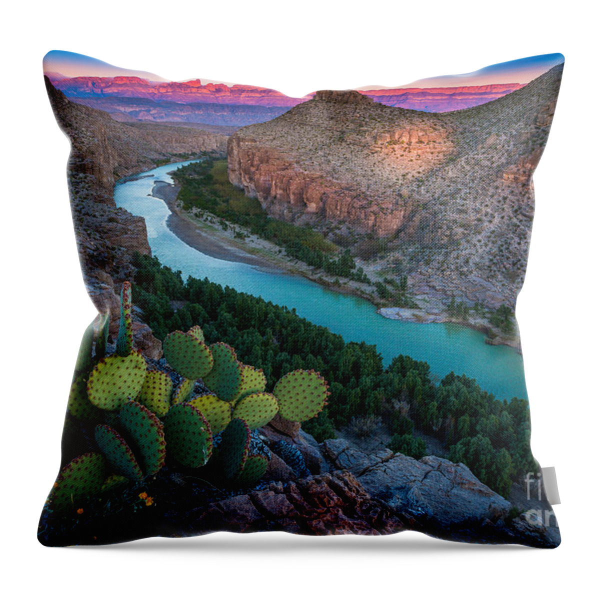 America Throw Pillow featuring the photograph Big Bend Evening by Inge Johnsson