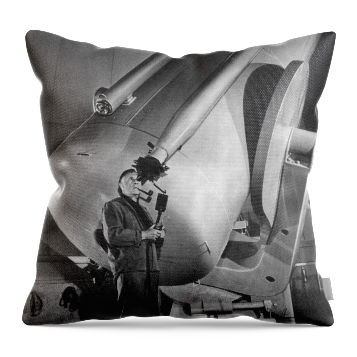 History Throw Pillow featuring the photograph Edwin Hubble And Telescope Palomar by Science Source