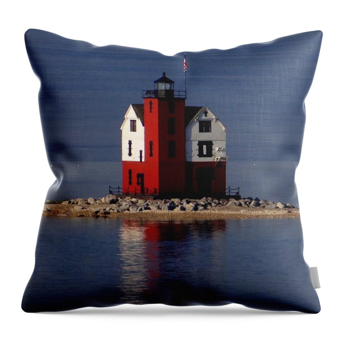 Round Island Lighthouse Throw Pillow featuring the photograph Round Island Lighthouse in the Morning by Keith Stokes