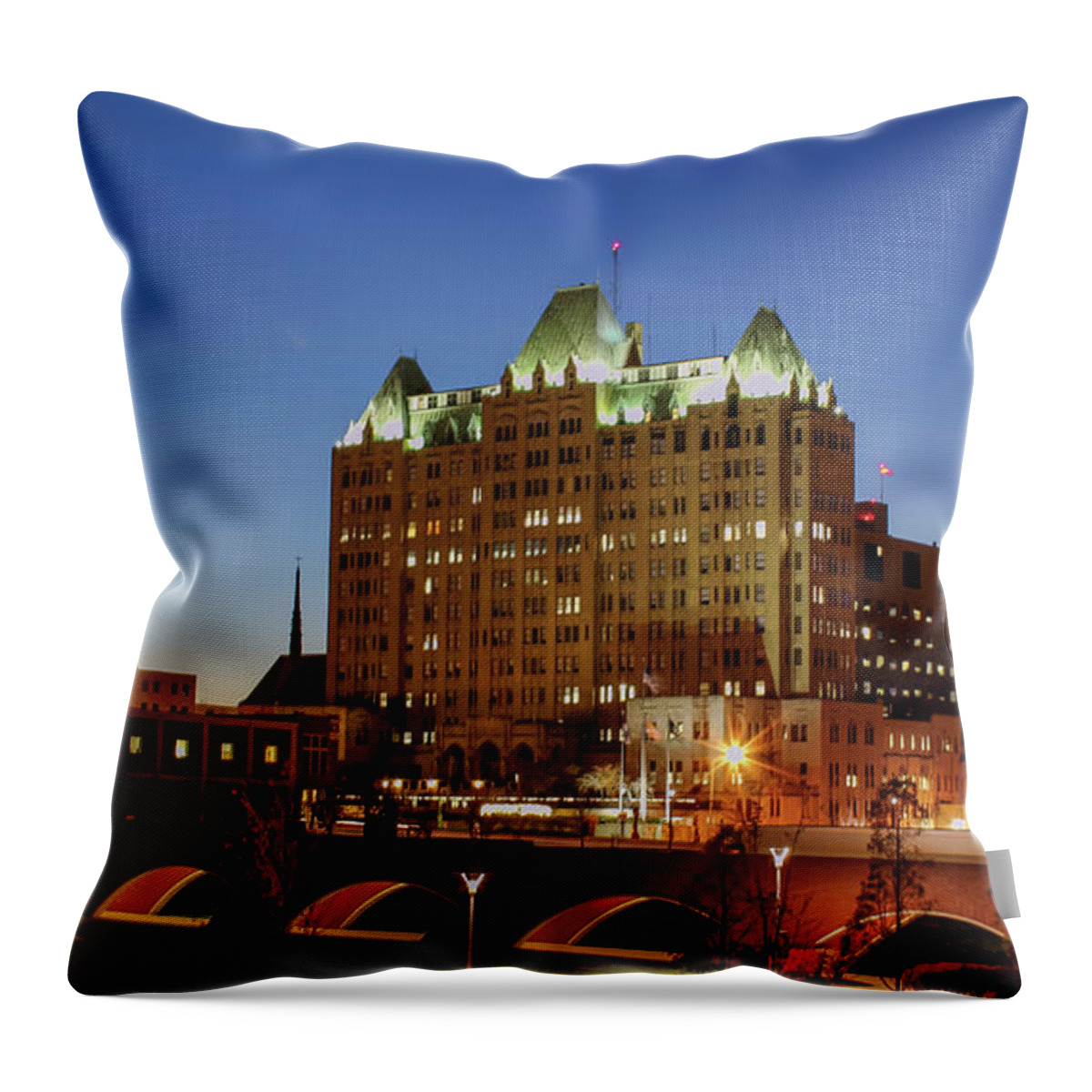 St. Louis Throw Pillow featuring the photograph Saint Louis University Med Center by Holly Ross