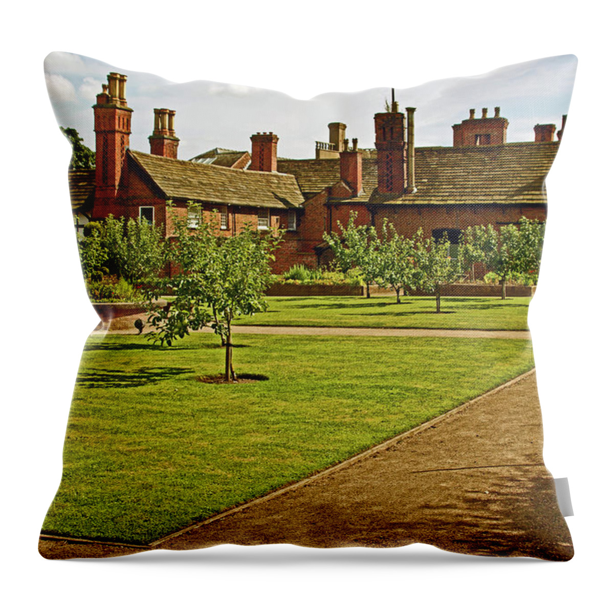 Lancashire Throw Pillow featuring the photograph 21/07/14 CHORLEY. Astley Hall. by Lachlan Main