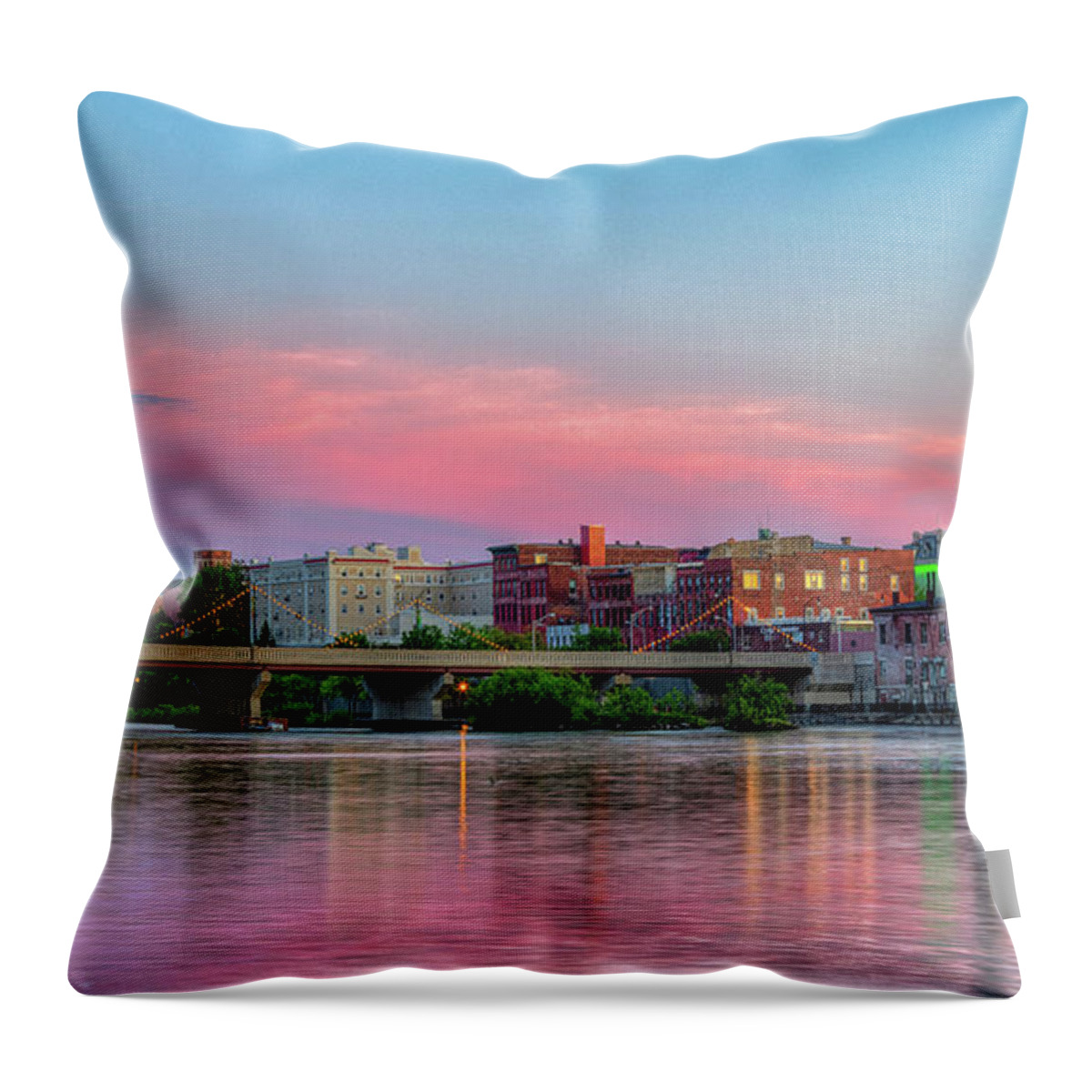 Evening Throw Pillow featuring the photograph Evening Falls by Rod Best