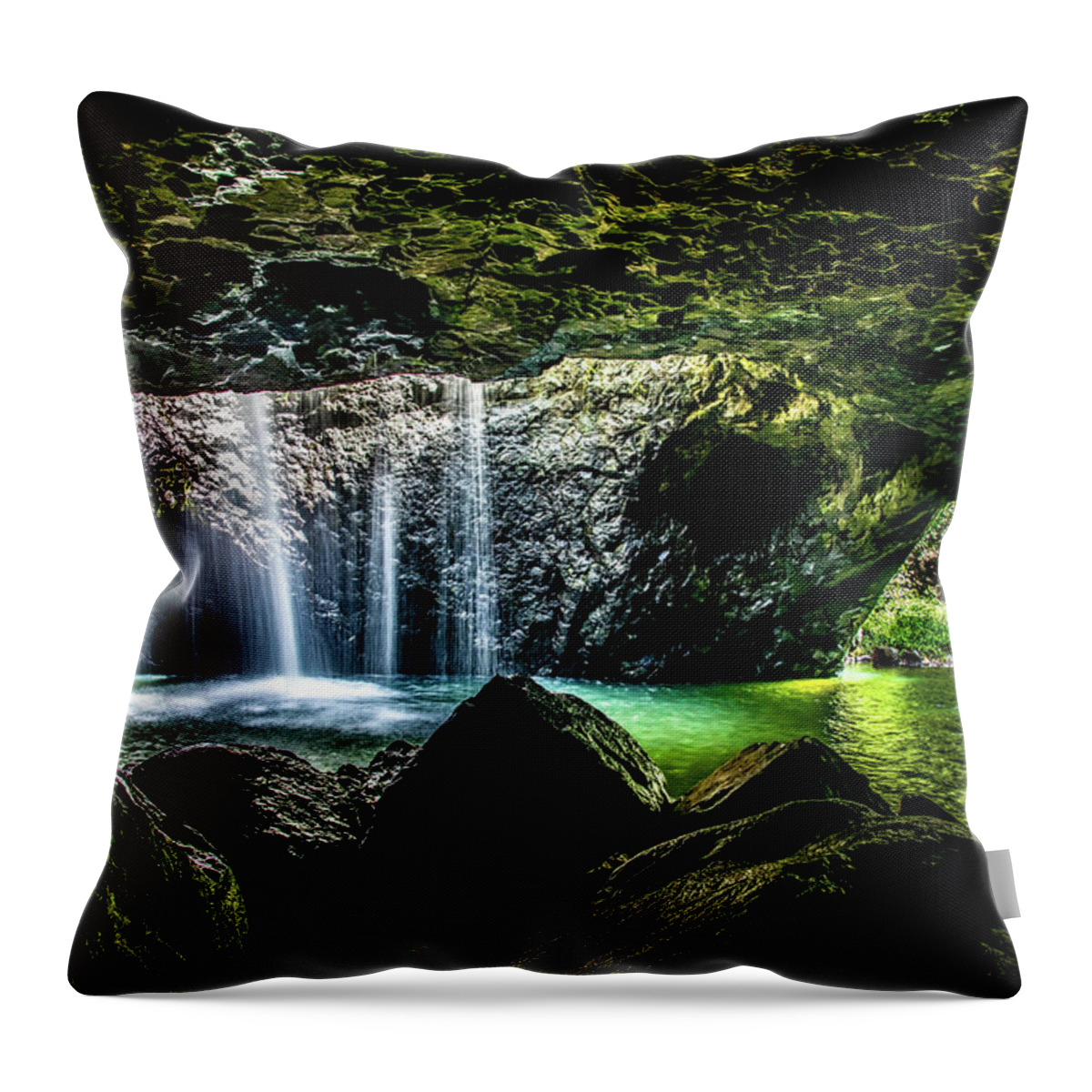 Natural Bridge Throw Pillow featuring the photograph Glow Worm Paradise by Az Jackson