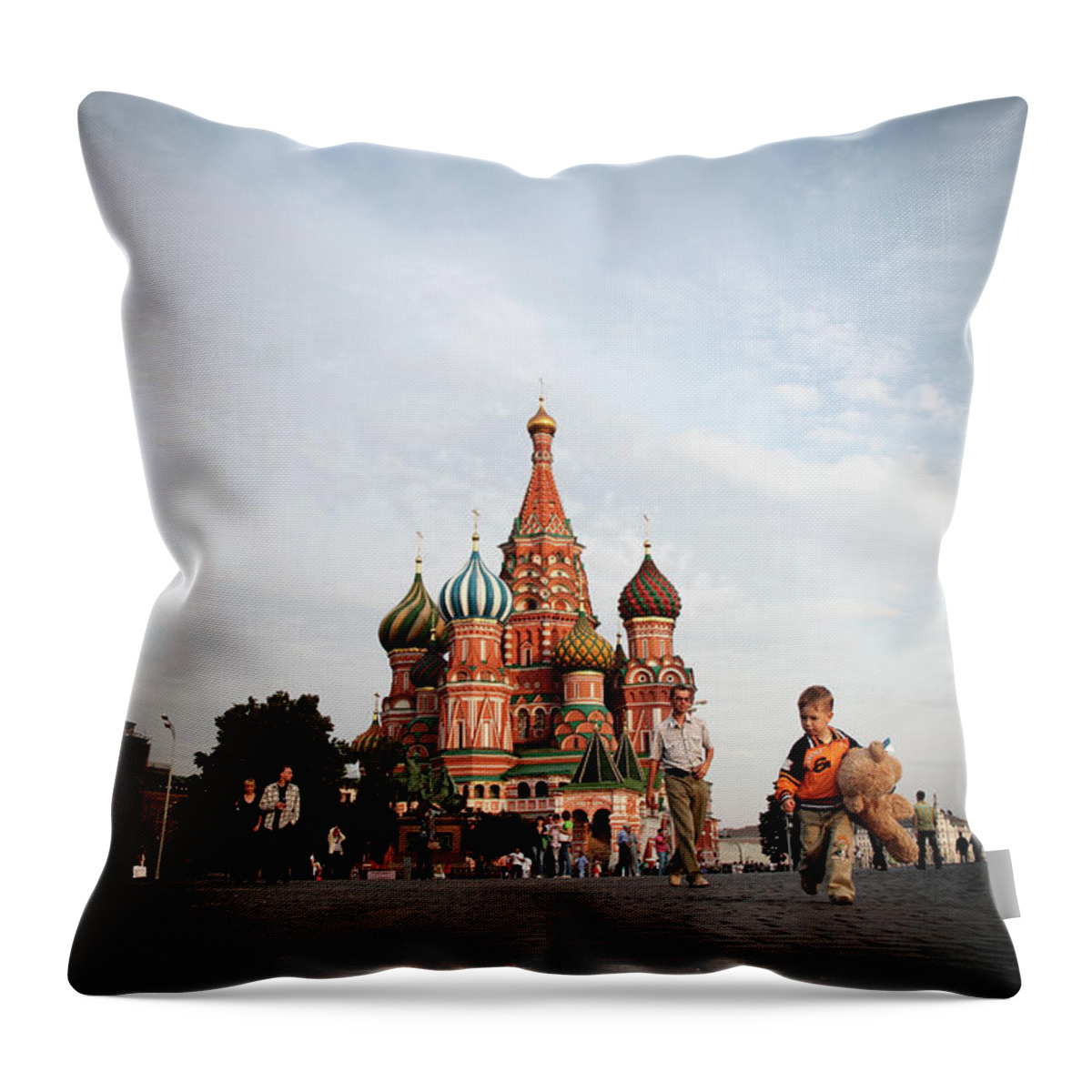Red Square Throw Pillow featuring the photograph Kremlin And Red Square, Moscow, Russia by Tim E White