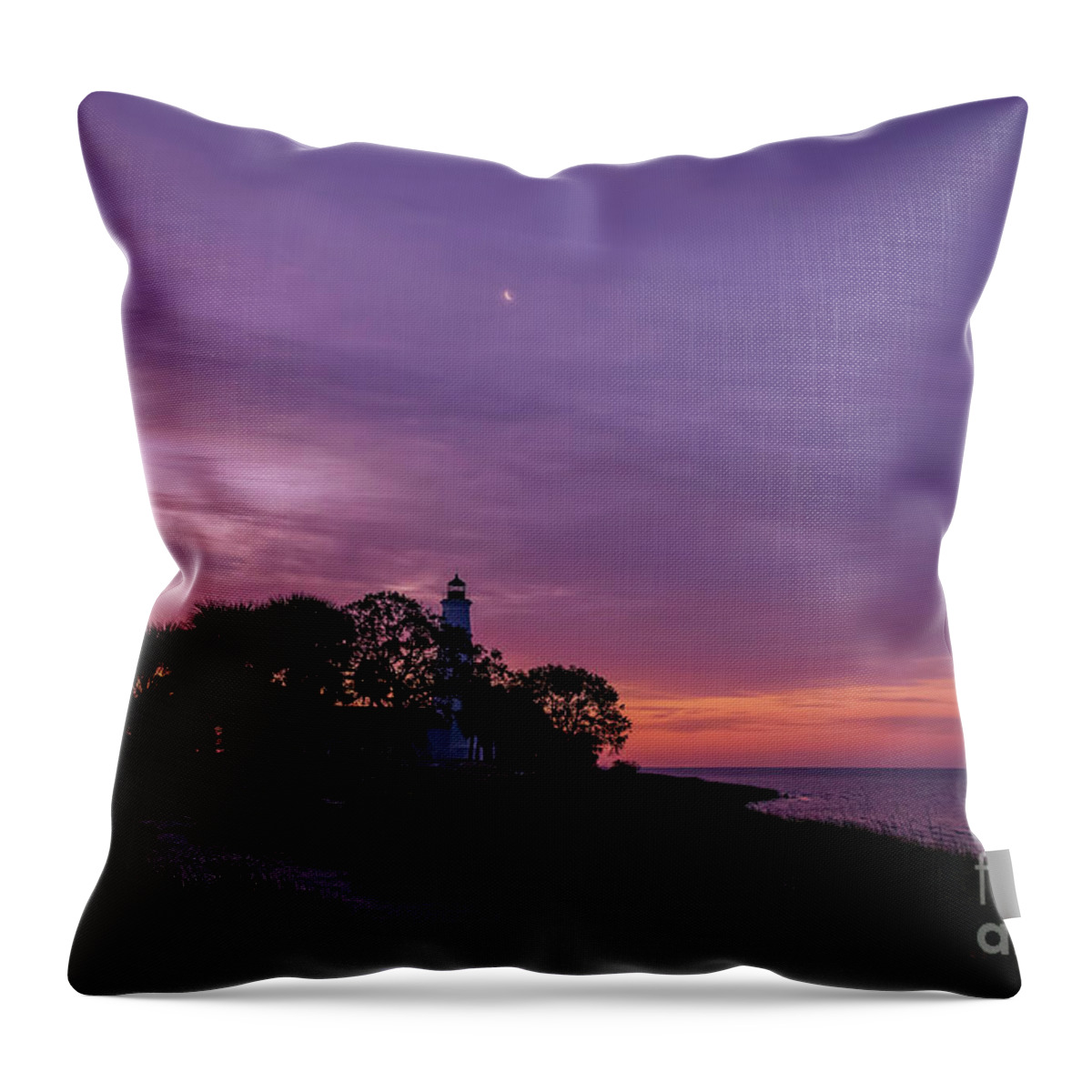 Sunrises Throw Pillow featuring the photograph Lighthouse Dawn by DB Hayes