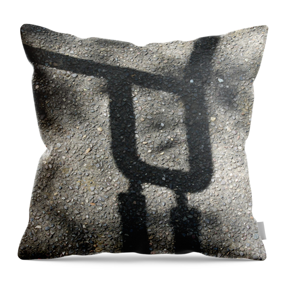 Photograph Throw Pillow featuring the photograph Alien Landed by Richard Wetterauer
