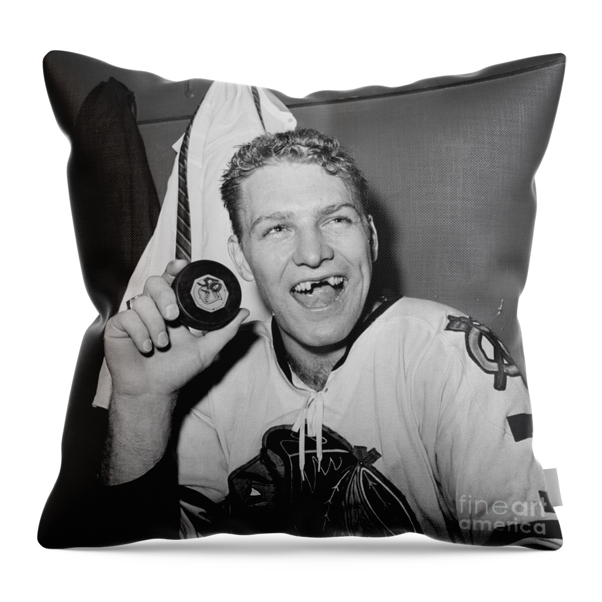 Bobby Throw Pillow featuring the photograph Bobby Hull 50 goal by Action