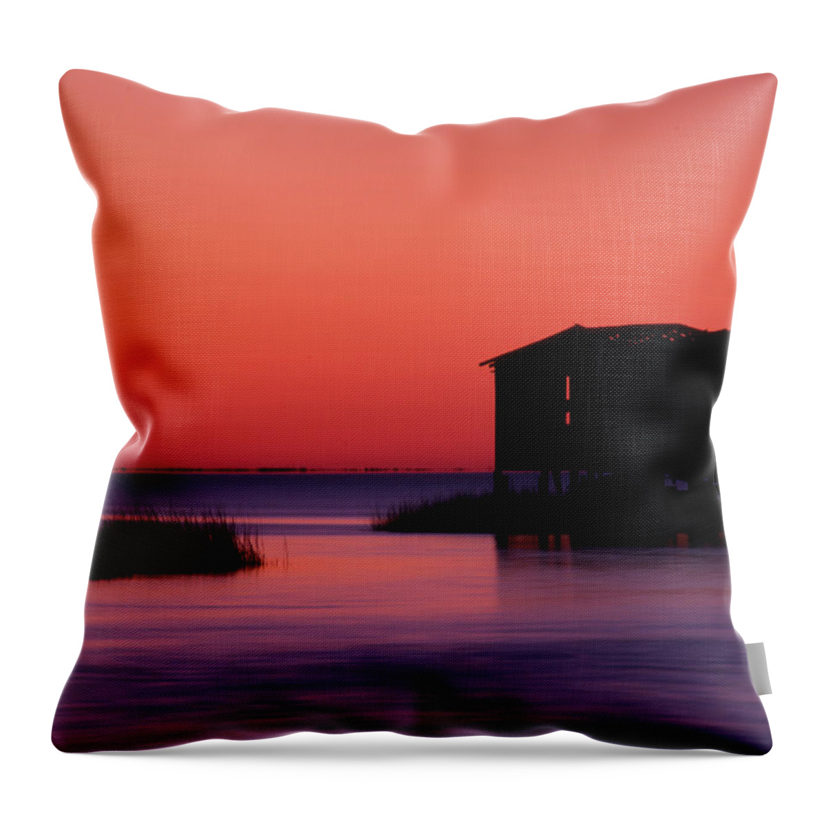 Atlantic Coast Throw Pillow featuring the photograph Day's End by Melissa Southern