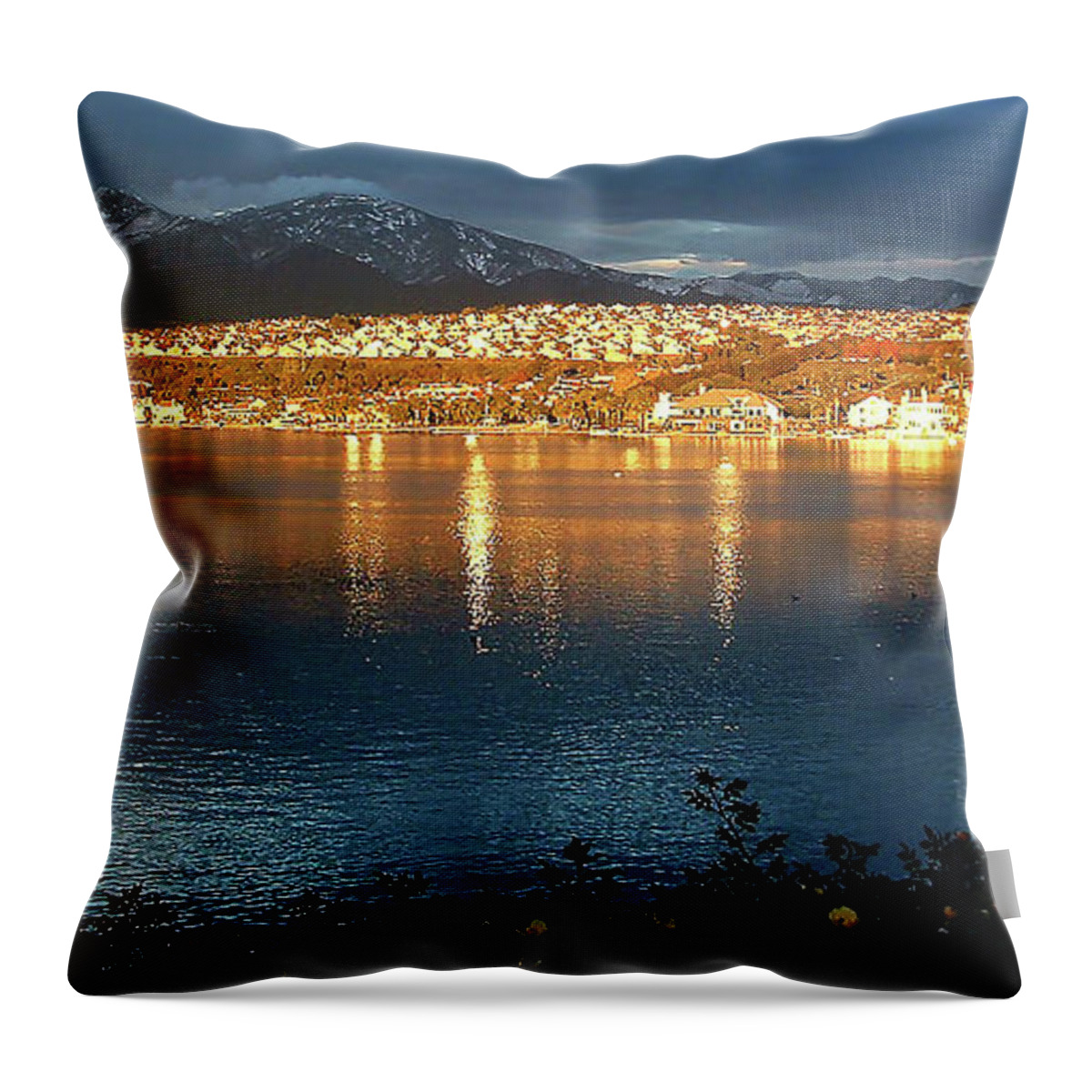 Southern California Throw Pillow featuring the photograph Lake Mission Viejo Winter Sunset by Brian Watt