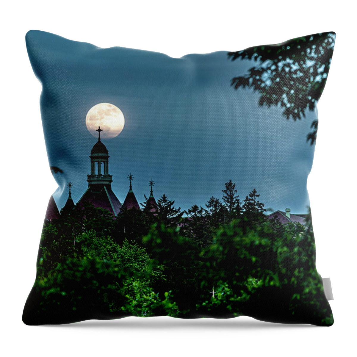 Dunwoodie Throw Pillow featuring the photograph Moonrise over Yonkers by Kevin Suttlehan