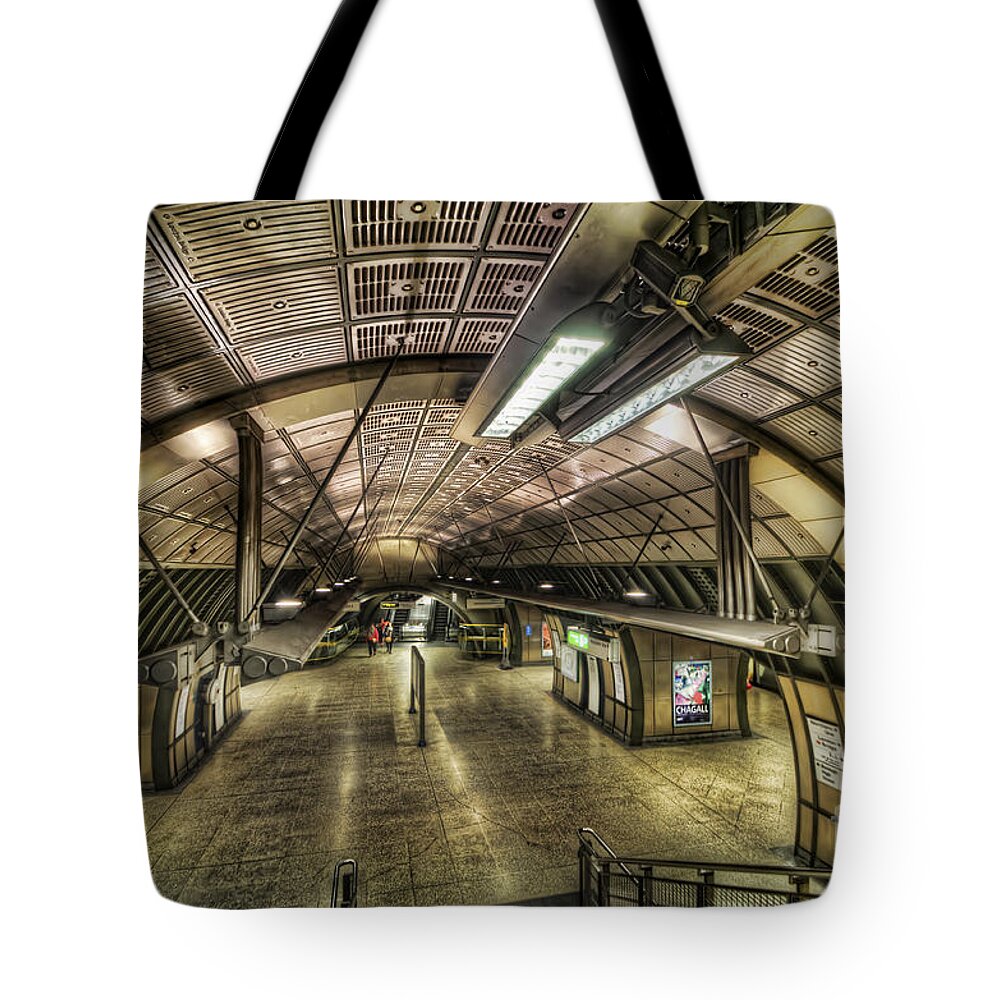 Yhun Suarez Tote Bag featuring the photograph London Bridge Station 1.0 by Yhun Suarez
