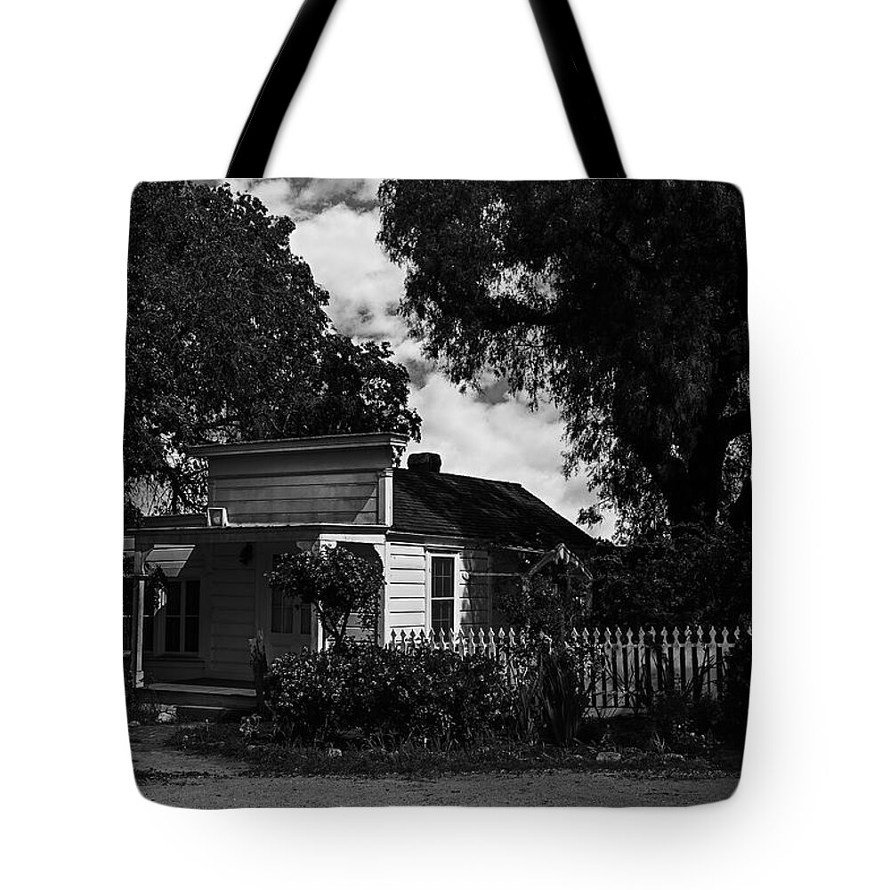 Black And White Tote Bag featuring the photograph San Juan Baptisti Mission #2 by Bruce Bottomley
