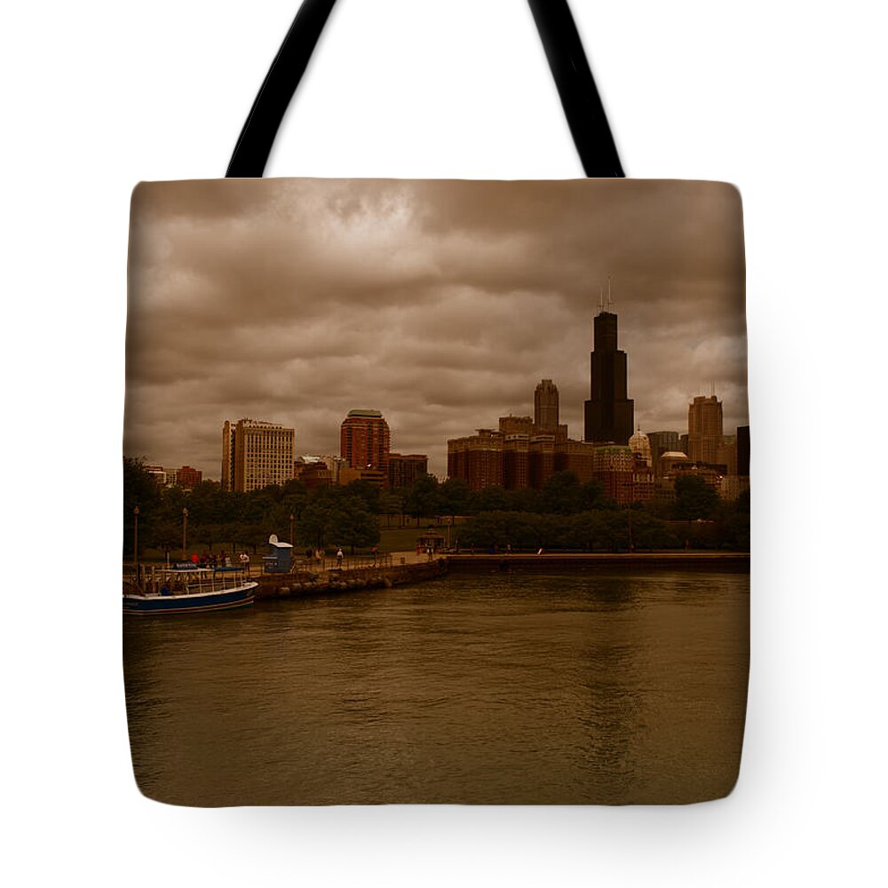 Winterpacht Tote Bag featuring the photograph Windy City by Miguel Winterpacht