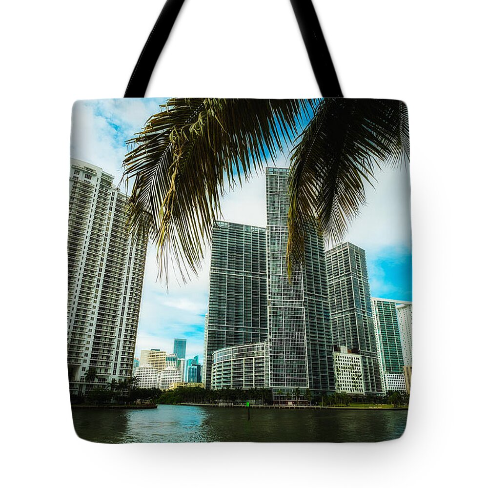 Architecture Tote Bag featuring the photograph Downtown Miami by Raul Rodriguez