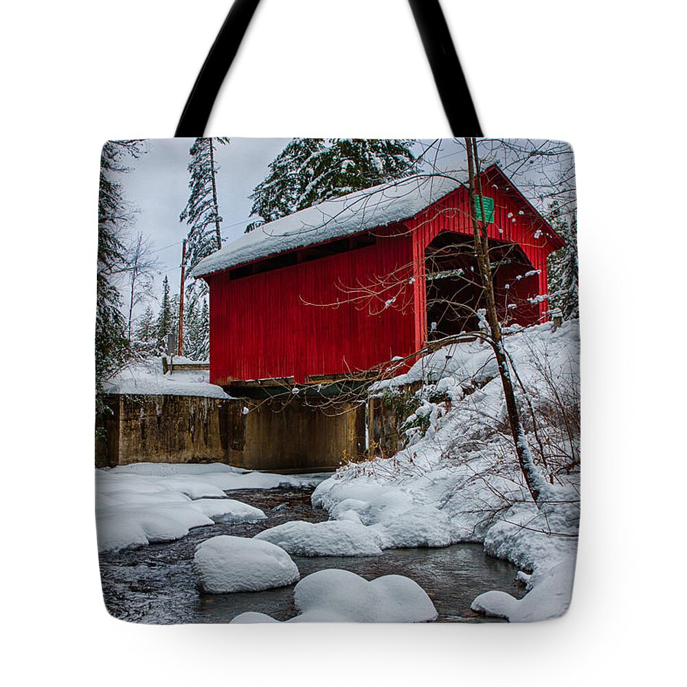 Covered Bridge Tote Bag featuring the photograph Vermonts Moseley covered bridge by Jeff Folger