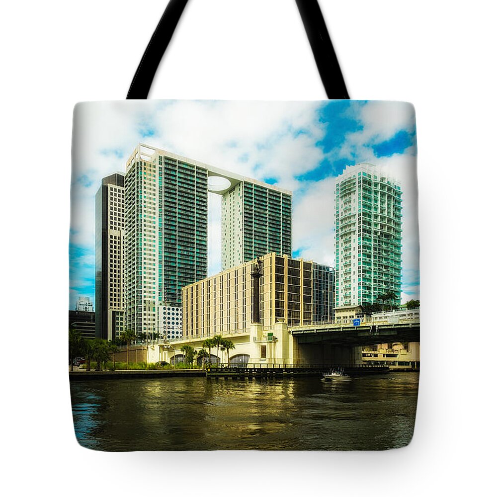 Architecture Tote Bag featuring the photograph Downtown Miami #3 by Raul Rodriguez