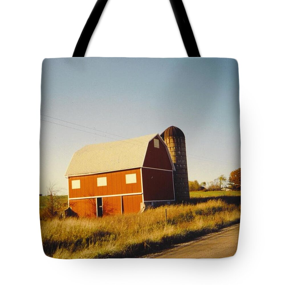 Barn Just North Of Where I Lived In Lapeer Tote Bag featuring the photograph Michigan Barn #3 by Robert Floyd