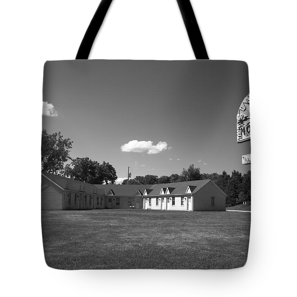 66 Tote Bag featuring the photograph Route 66 - Sunset Motel 2012 BW by Frank Romeo