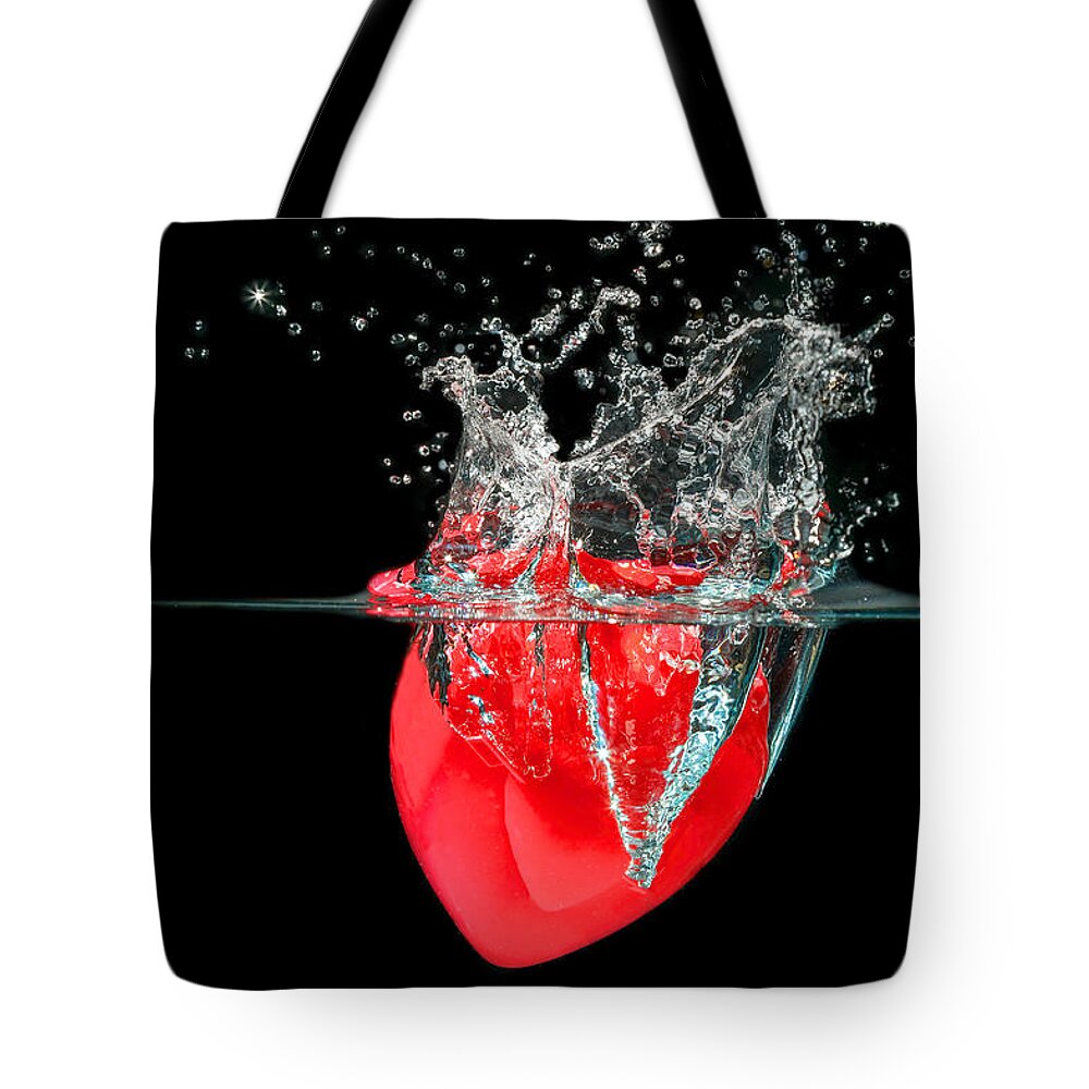 Beauty Tote Bag featuring the photograph Heart #5 by Peter Lakomy