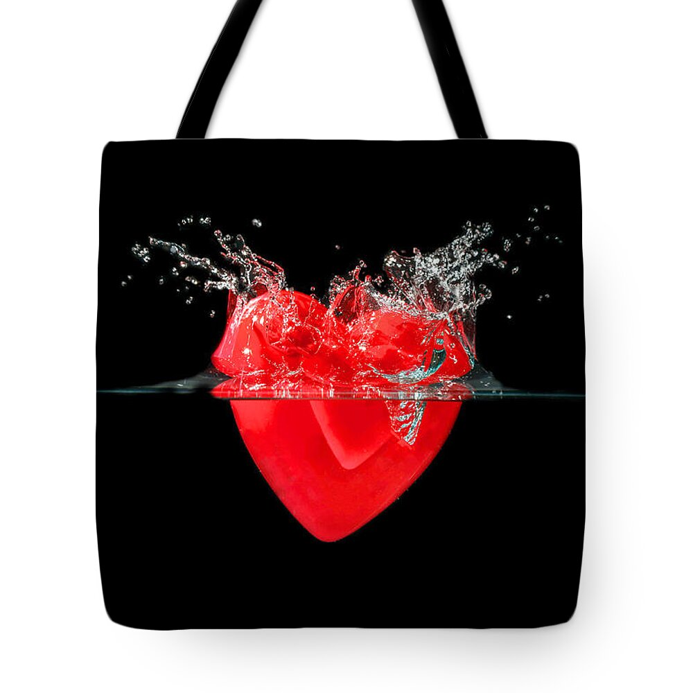 Beauty Tote Bag featuring the photograph Heart #8 by Peter Lakomy