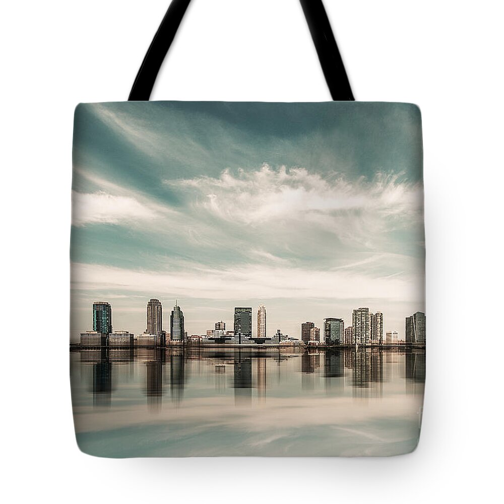 Nyc Tote Bag featuring the photograph a look to New Jersey by Hannes Cmarits