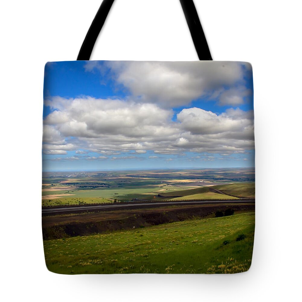 Pendleton Tote Bag featuring the photograph A View From Cabbage Hill by Robert Bales