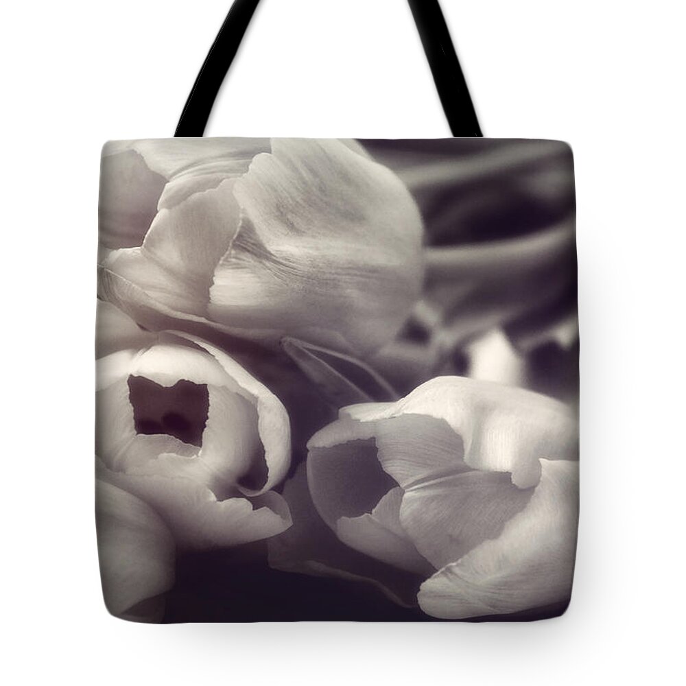 Floral Tote Bag featuring the photograph Afternoon Delight by Darlene Kwiatkowski