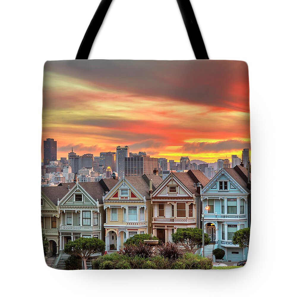 San Francisco Tote Bag featuring the photograph Alamo Square And Painted Ladies With by Spondylolithesis