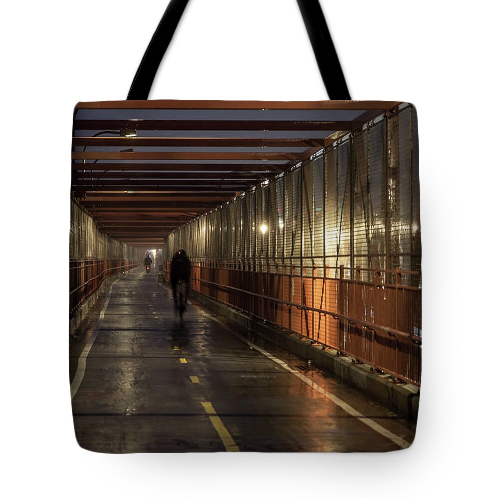 Built Structure Tote Bag featuring the photograph Autumnal Decent To Brooklyn by Photo By Paul Mcgeiver