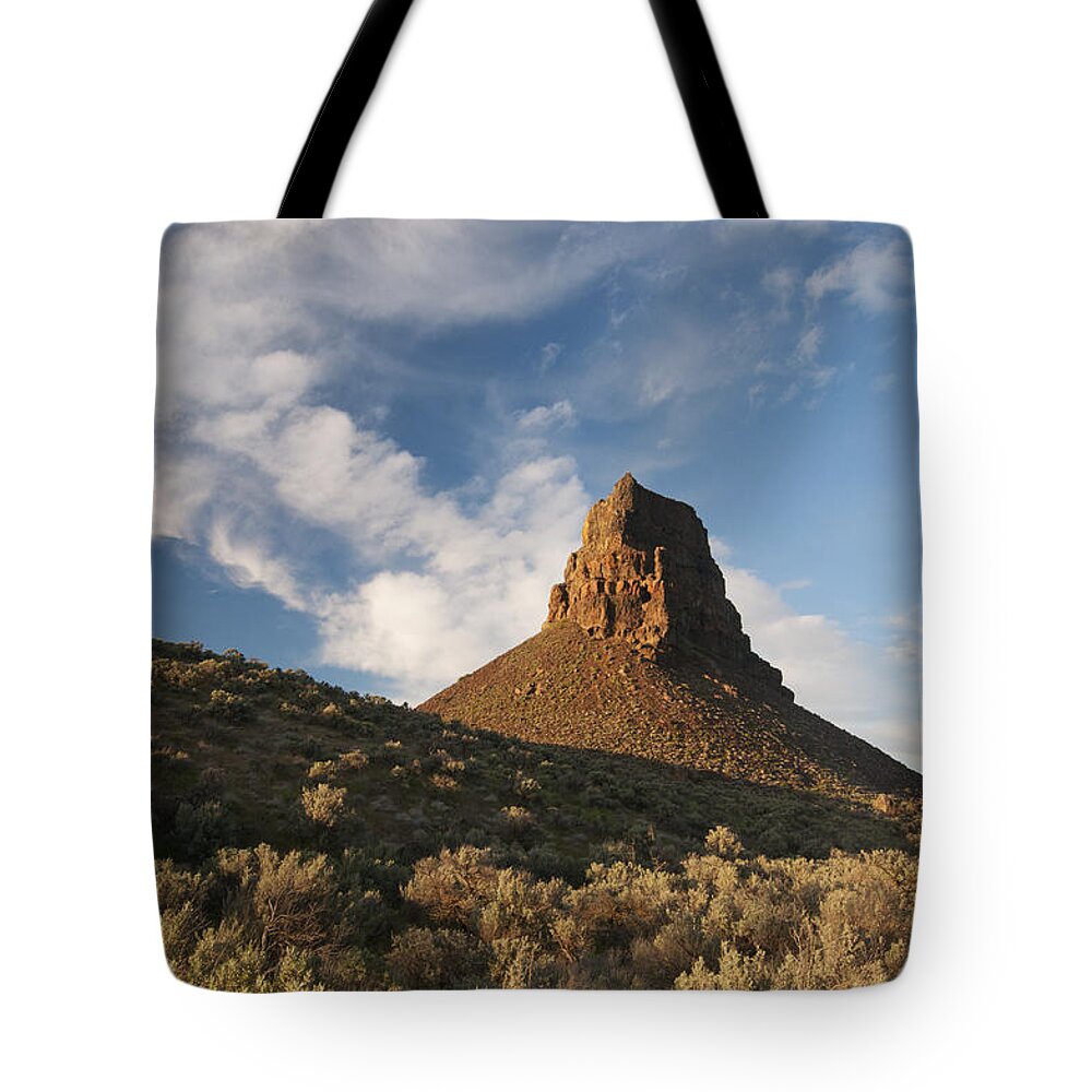 Feb0514 Tote Bag featuring the photograph Basalt Butte Dry Falls Sun Lakes by Kevin Schafer