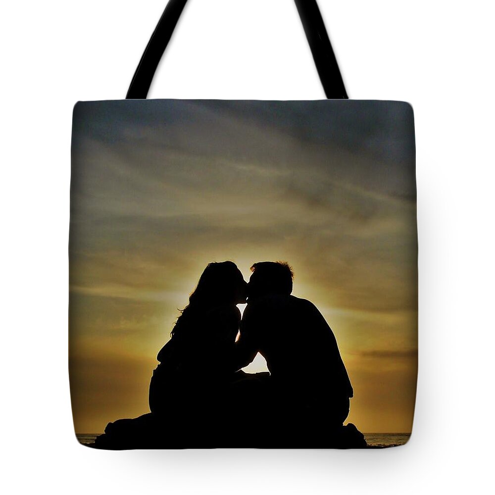 Love Tote Bag featuring the photograph Beach Lovers by Benjamin Yeager