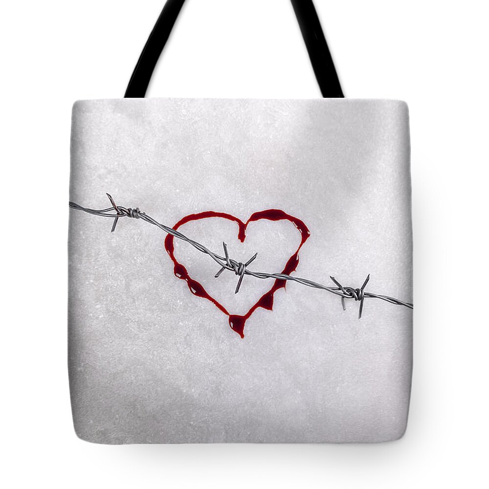 Wire Tote Bag featuring the photograph Bleeding Love by Joana Kruse