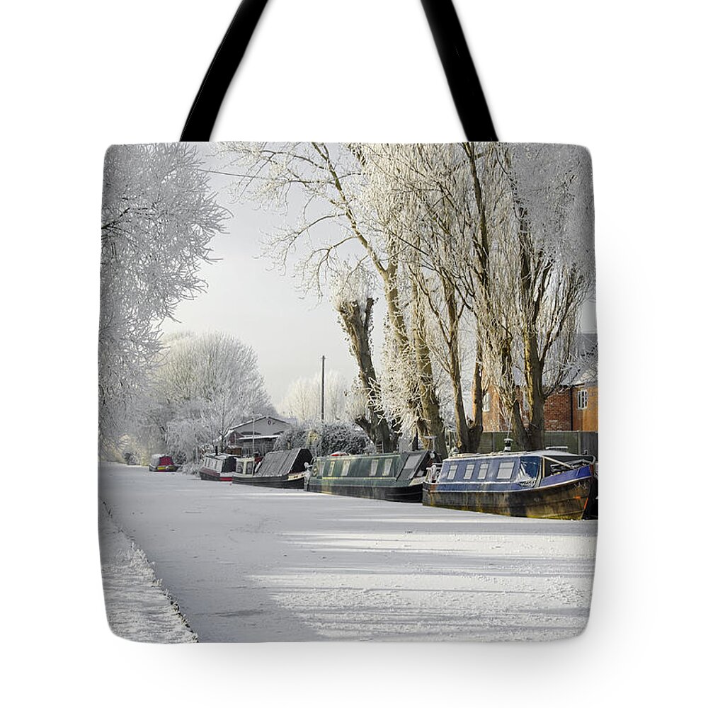 Burton On Trent Tote Bag featuring the photograph Boats on the Frozen Burton Canal by Rod Johnson