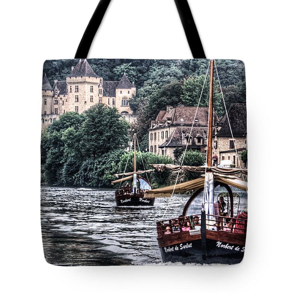 France Tote Bag featuring the photograph Boats sailing the Dordogne river in La Roque Gageac by Weston Westmoreland