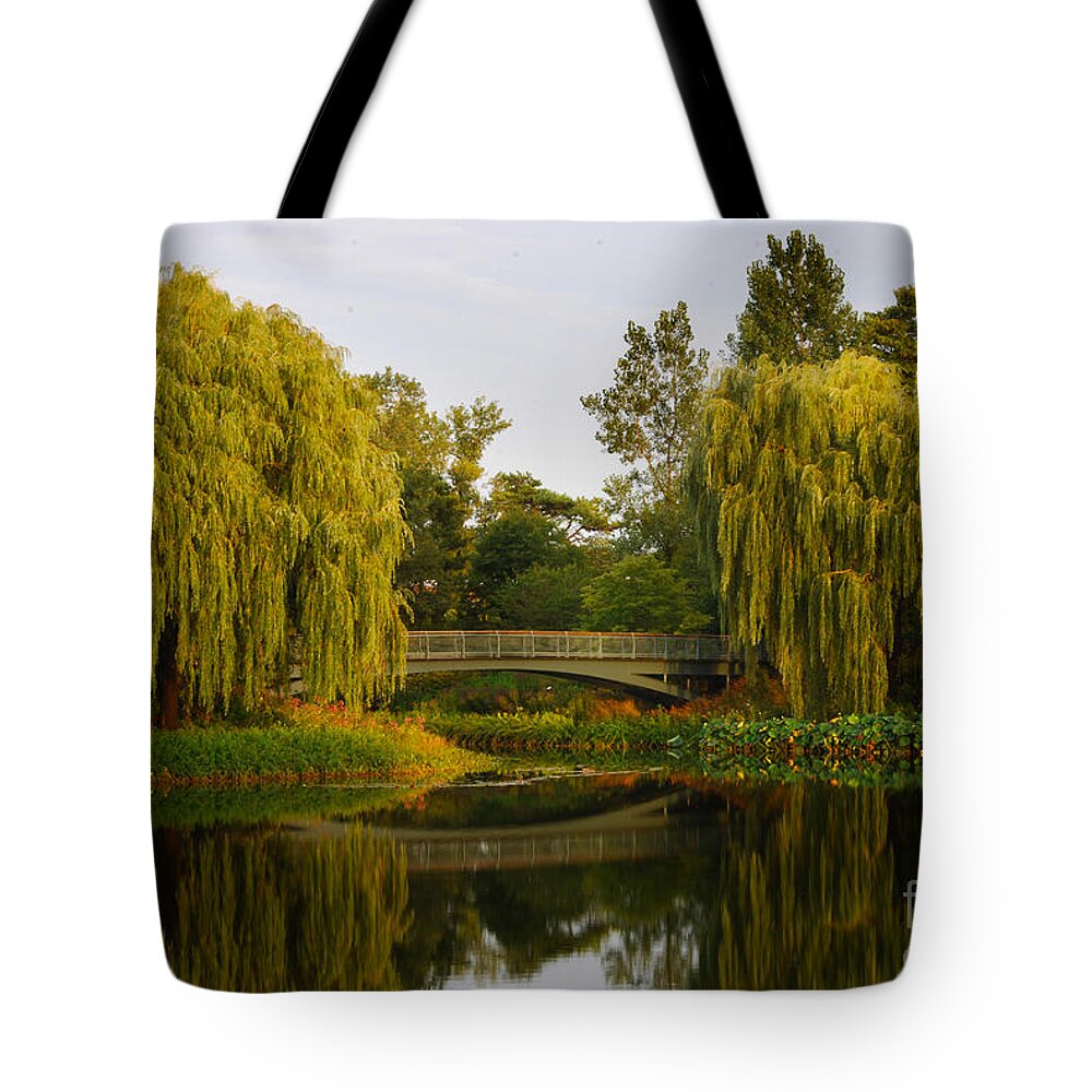 Sunset Tote Bag featuring the photograph Botanic Garden Bridge at Dusk by Nancy Mueller